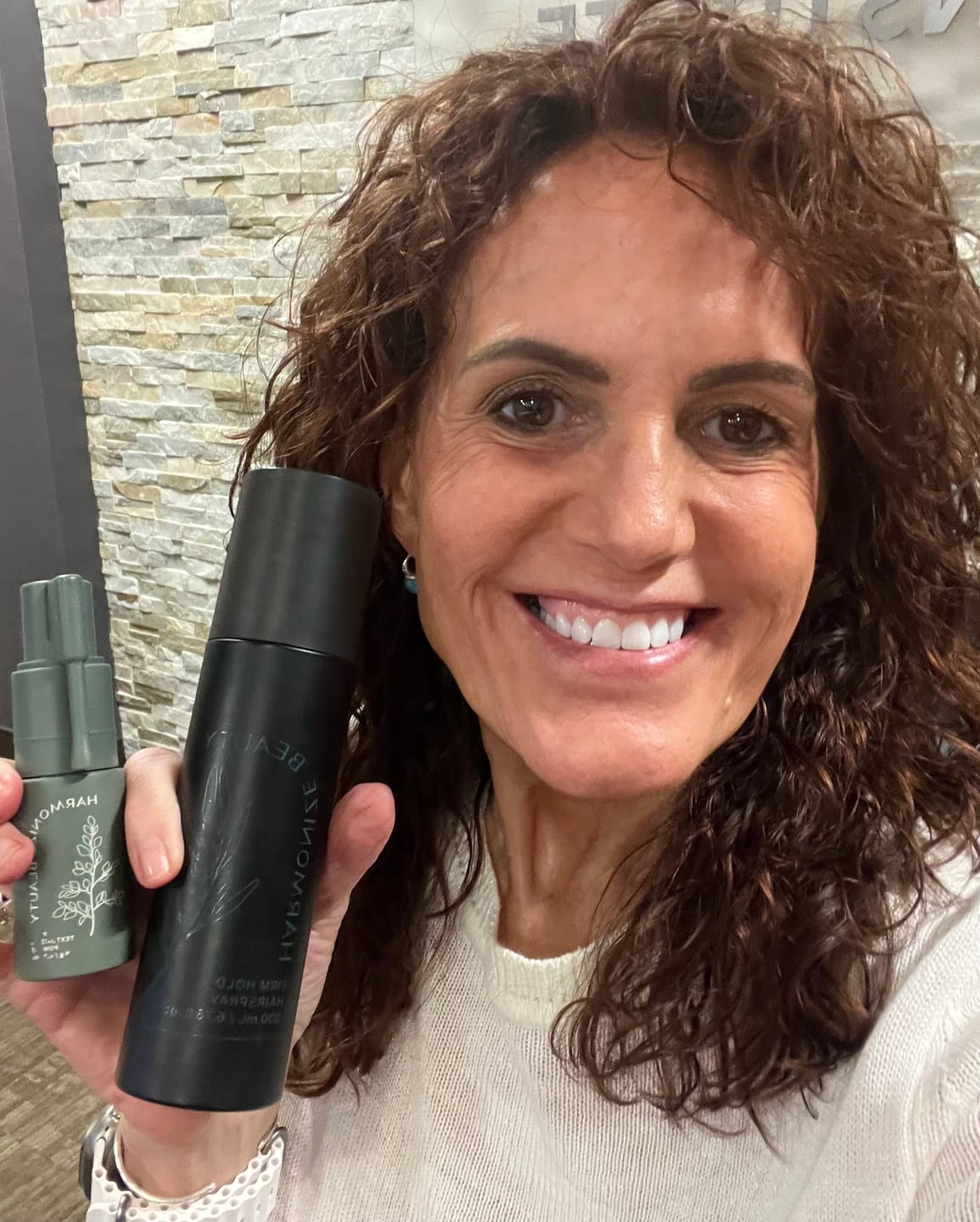 Customer photo review of Flex Hold Hairspray