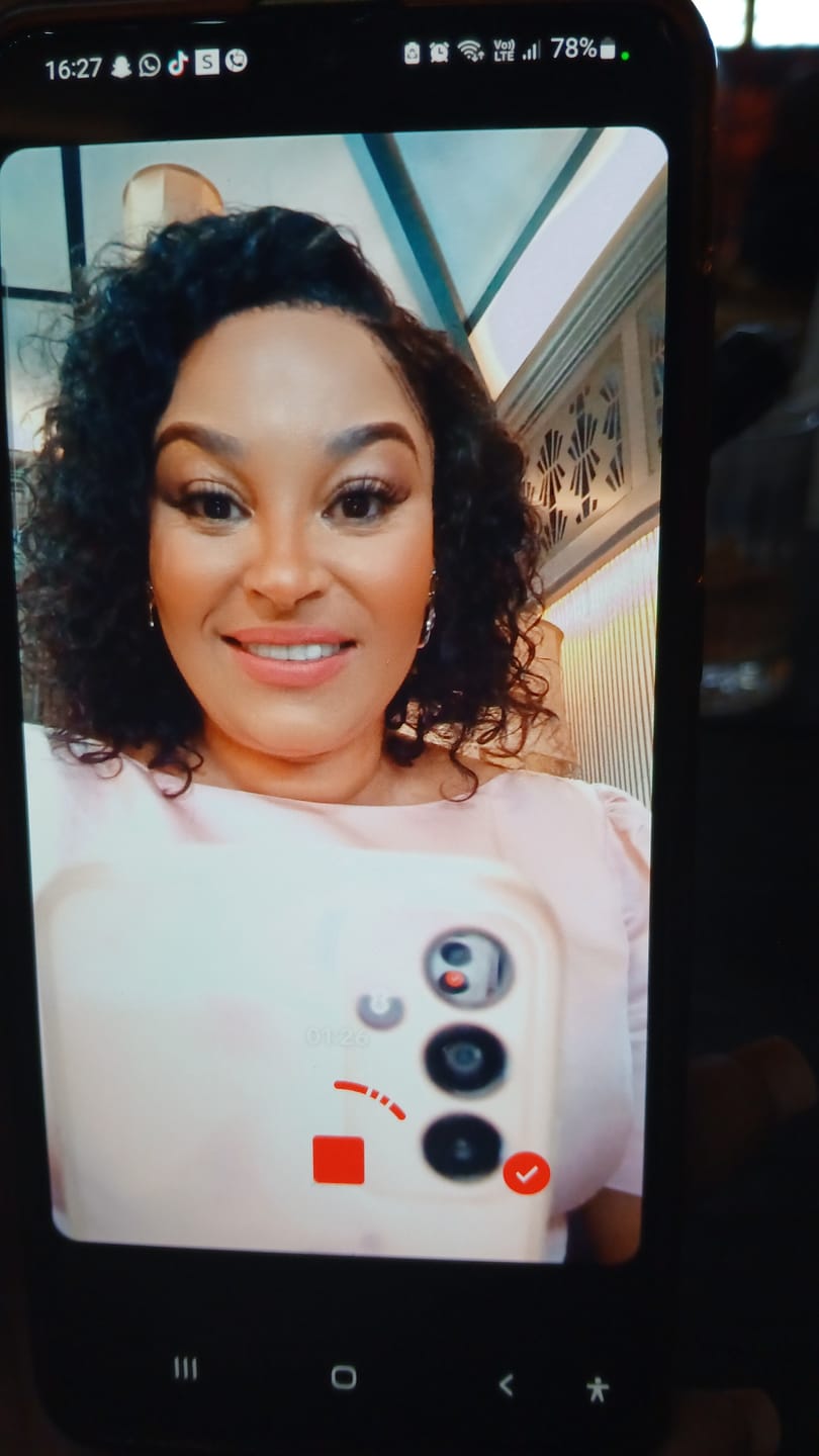 Customer photo review of Brazilian Lace Front Wig Deep Wave - 1B - 10"