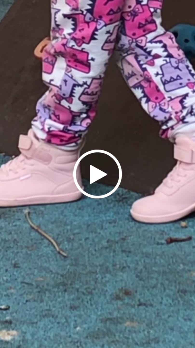 Customer video review of Niños Spruce - Zapatos Barefoot De Invierno