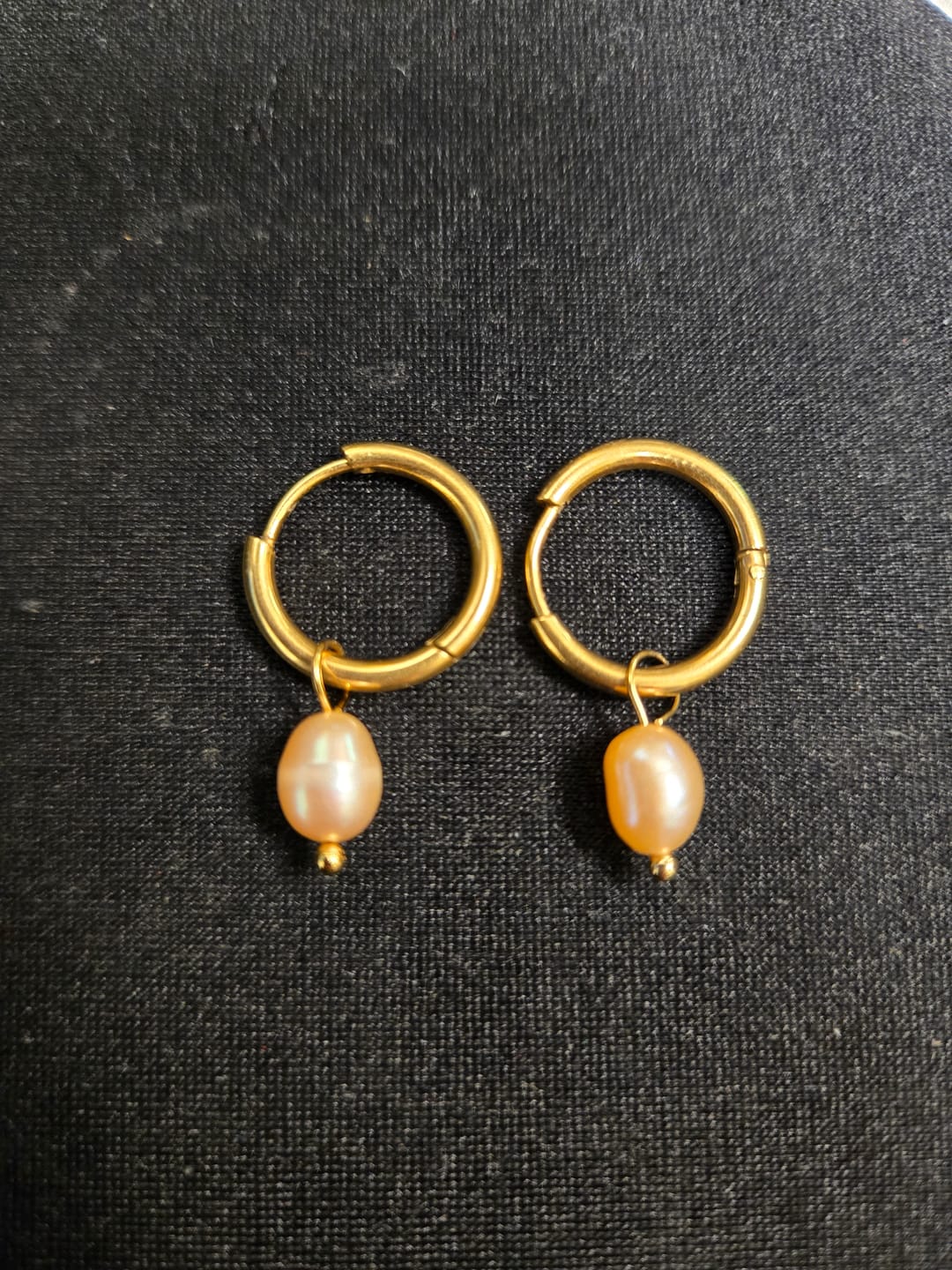 Customer photo review of Pink Freshwater Pearl Bella Hoop Earrings