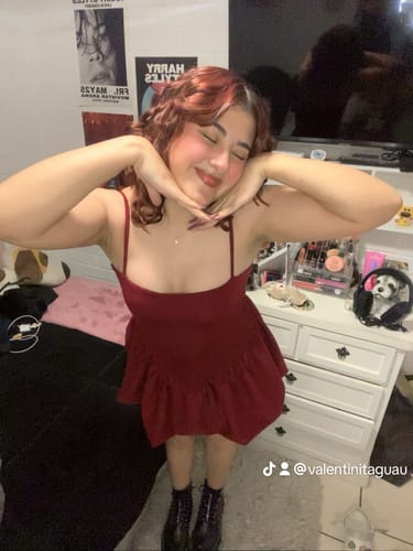 Customer photo review of VESTIDO EMELINE BURDEO