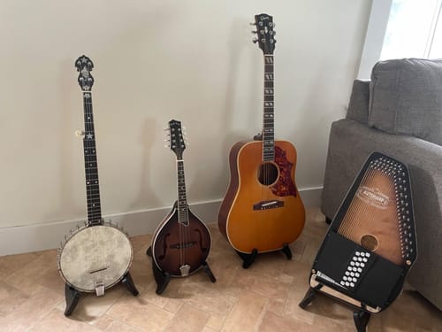 Customer photo review of BunnyNest Folding Guitar Stand – Lightweight, Portable, & Universal for Acoustic, Electric, and Bass Guitars