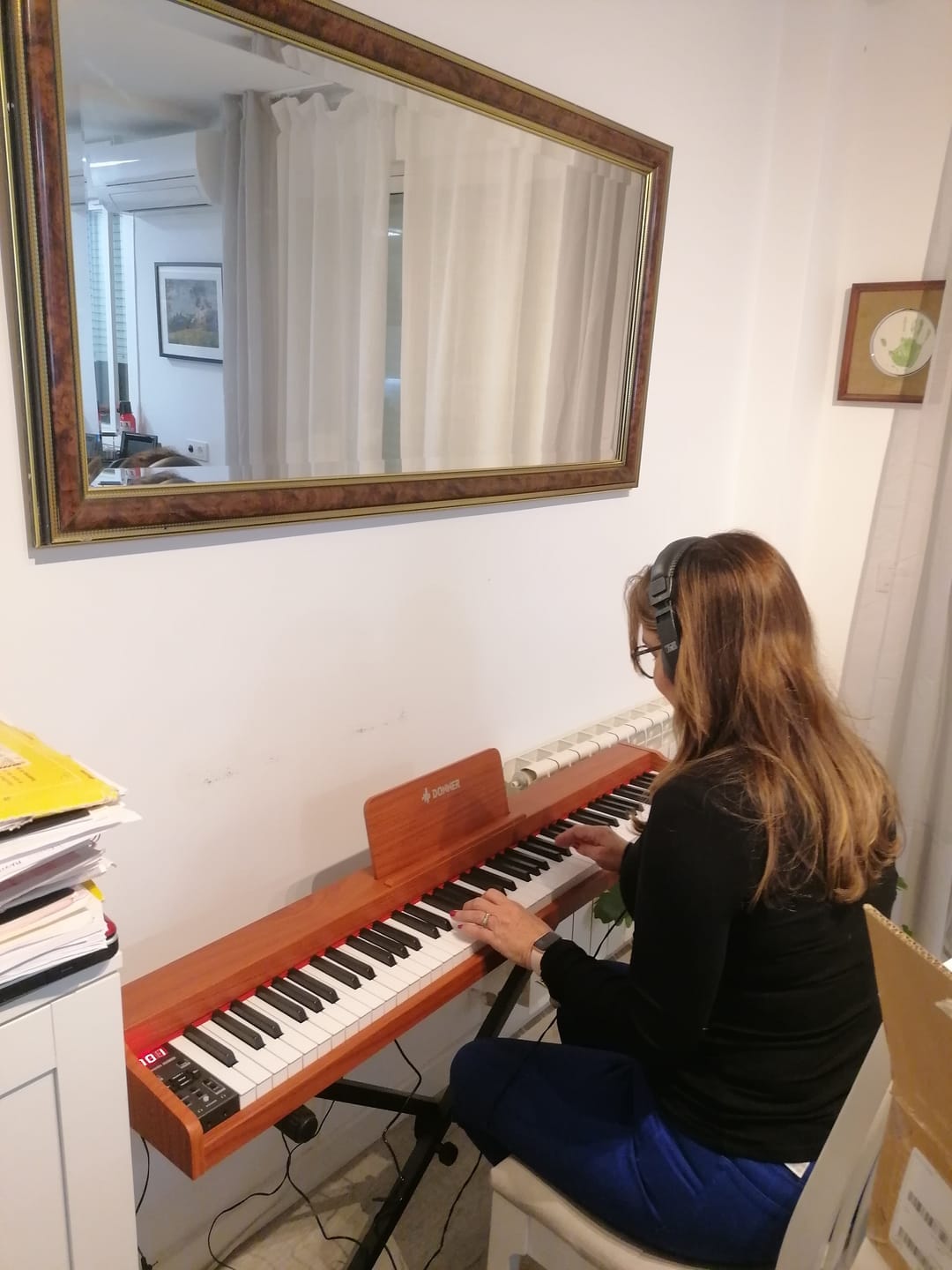 Customer photo review of Donner DEP-1S piano numérique clavier d'e-piano semi-lesté de style bois