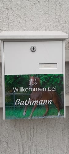 Customer photo review of Familien Türschild (UV- und wetterfest) inkl. Klebebefestigung