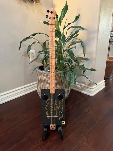 Customer photo review of BunnyNest Folding Guitar Stand – Lightweight, Portable, & Universal for Acoustic, Electric, and Bass Guitars