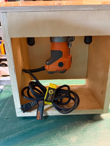 Customer photo review of Ridgid (R2400/R2401/R24012/R860443B/R860444B) Palm/Trim Router Base Plate - Two Handle