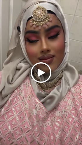 Customer video review of Straight Hijab Pins - Box of 30