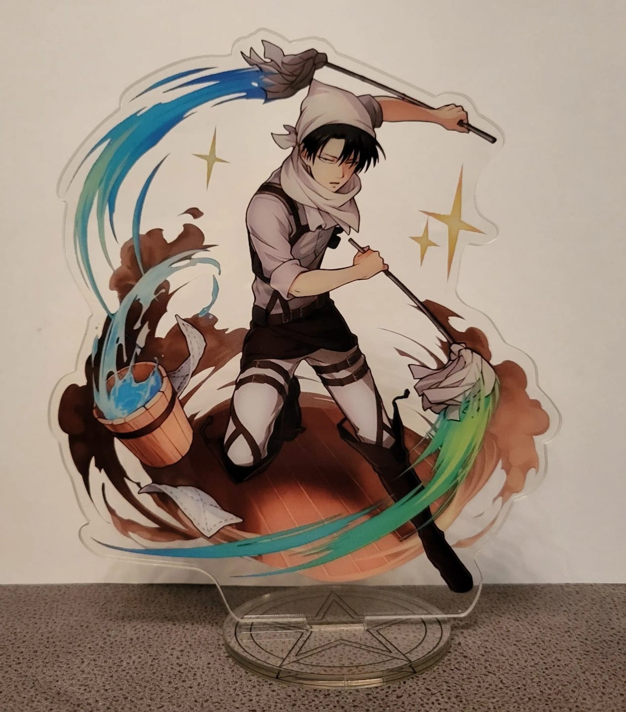 Customer photo review of Figurine Attaque des Titans - Acrylique