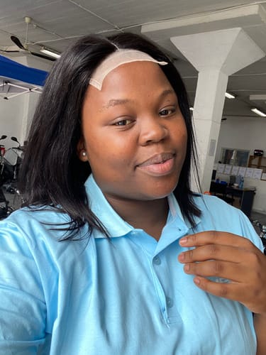 Customer photo review of Brazilian 4x4 Lace Wig - Straight 12" and Natural Wave 12" - R2750