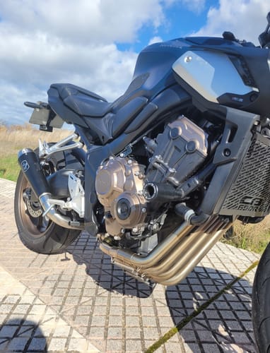 Customer photo review of Línea Completa Honda CB 650R Artesanal (2019-2025)