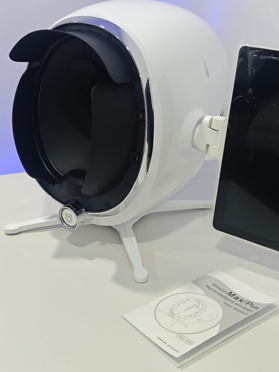 Customer photo review of Skin Analysis Machine MOJI