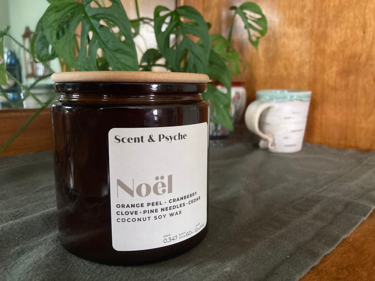 Customer photo review of Noel Scented Candle - 12oz Amber Jar