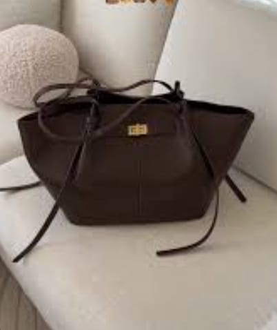 Customer photo review of Gerda Shopper Bag