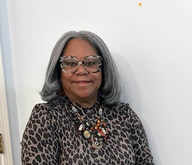 Customer photo review of Sensationnel Dashly Salt & Pepper Synthetic Hair 4" Deep Part HD Lace Front Wig - SP LACE UNIT 1