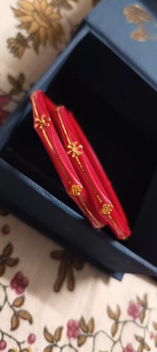 Customer photo review of "Divine Gold Essence - Red Shringar"