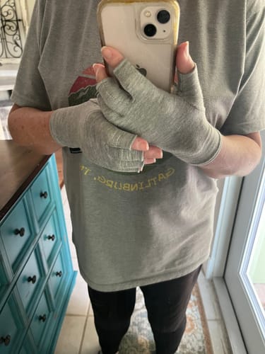 Customer photo review of Premium Onecompress™ Gloves