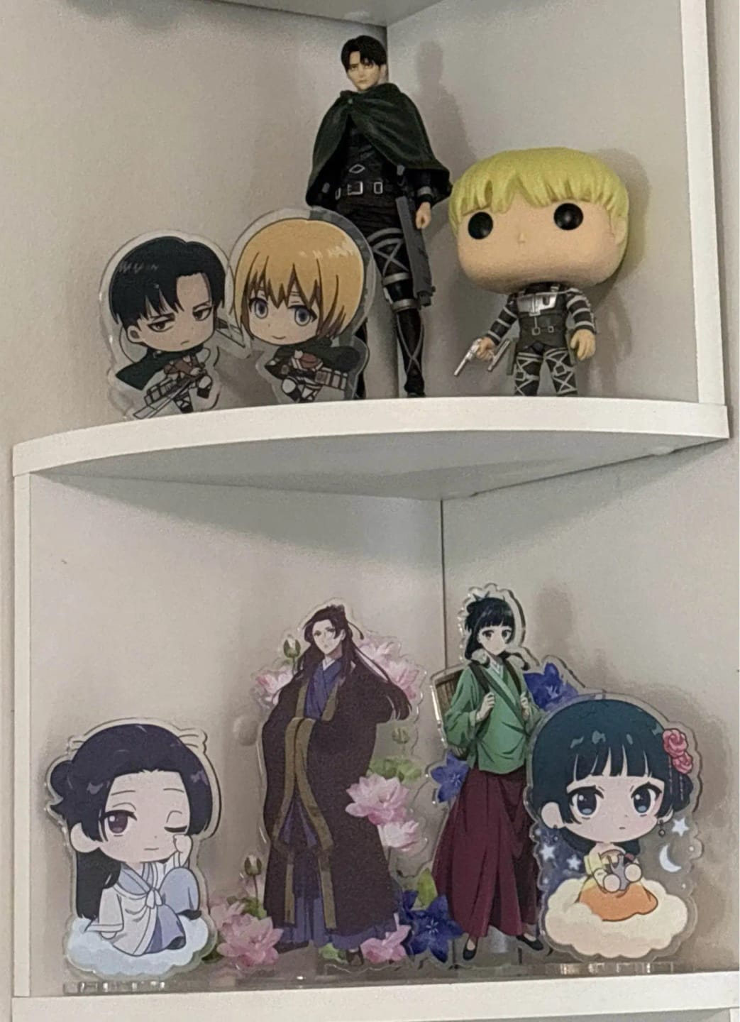 Customer photo review of Figurine Attaque des Titans - Acrylique Stand