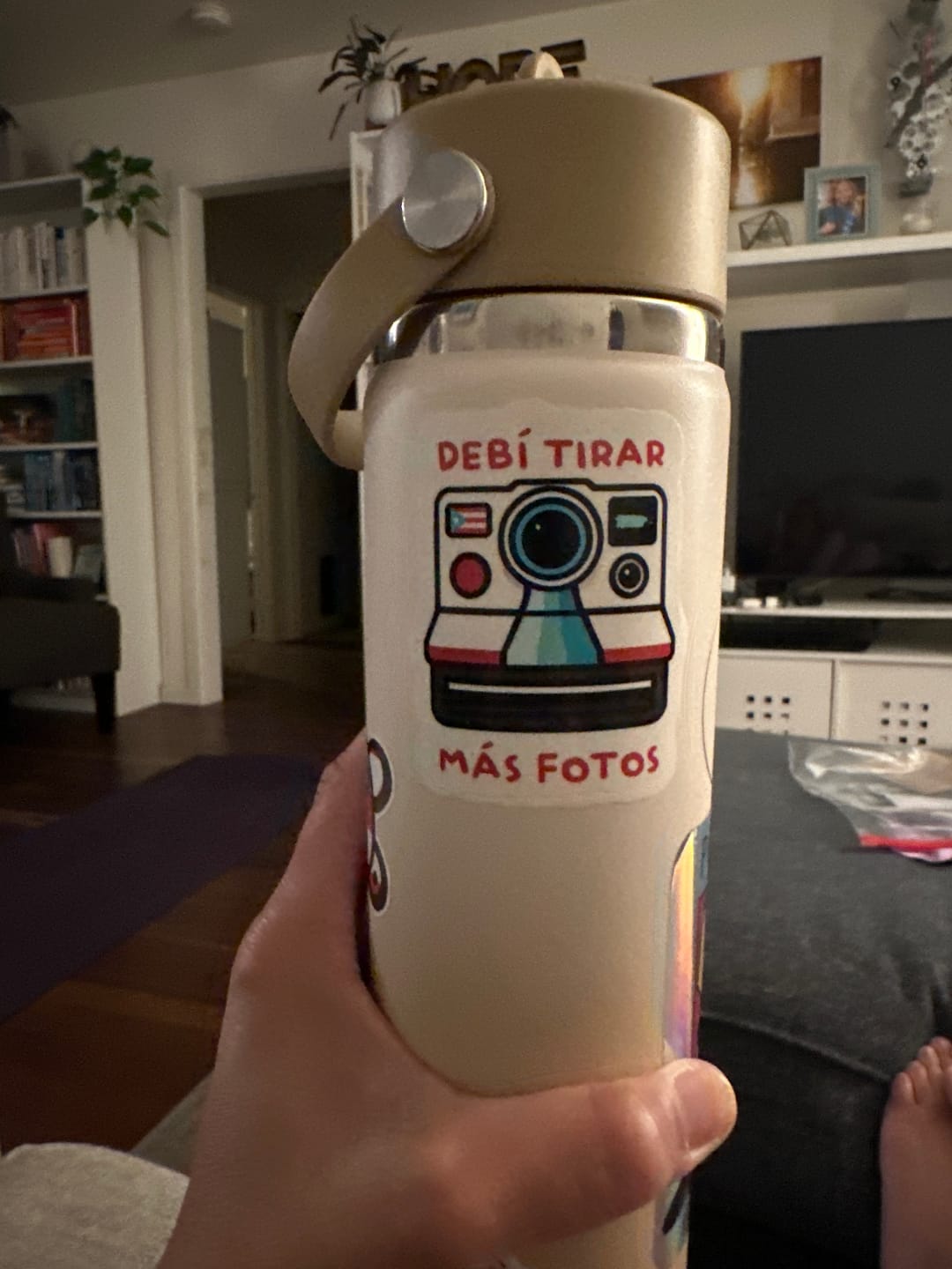 Customer photo review of Debí tirar más fotos (Sticker Laminado)