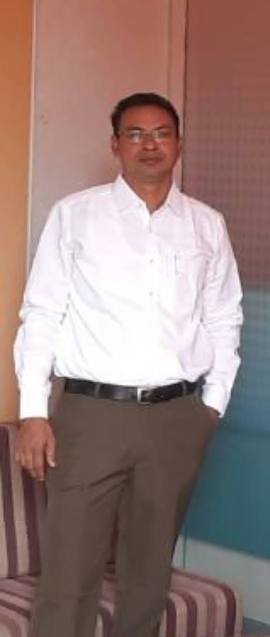 Customer photo review of Snow Field - 100% Cotton Formal White Shirt For Men | Uathayam