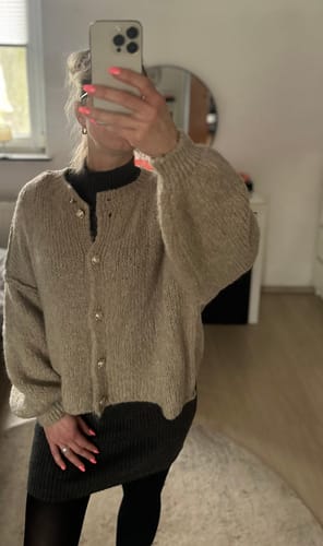 Customer photo review of Emelie Strickjacke - Taupe