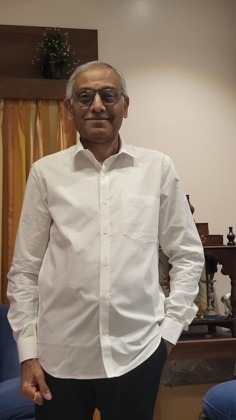 Customer photo review of Good Luck - 100% Cotton Formal White Shirt For Men | Uathayam