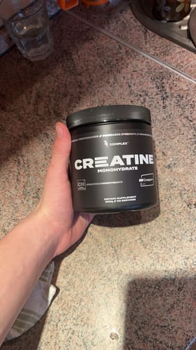 Zákaznická recenze s fotkou produktu Creatine Monohydrate