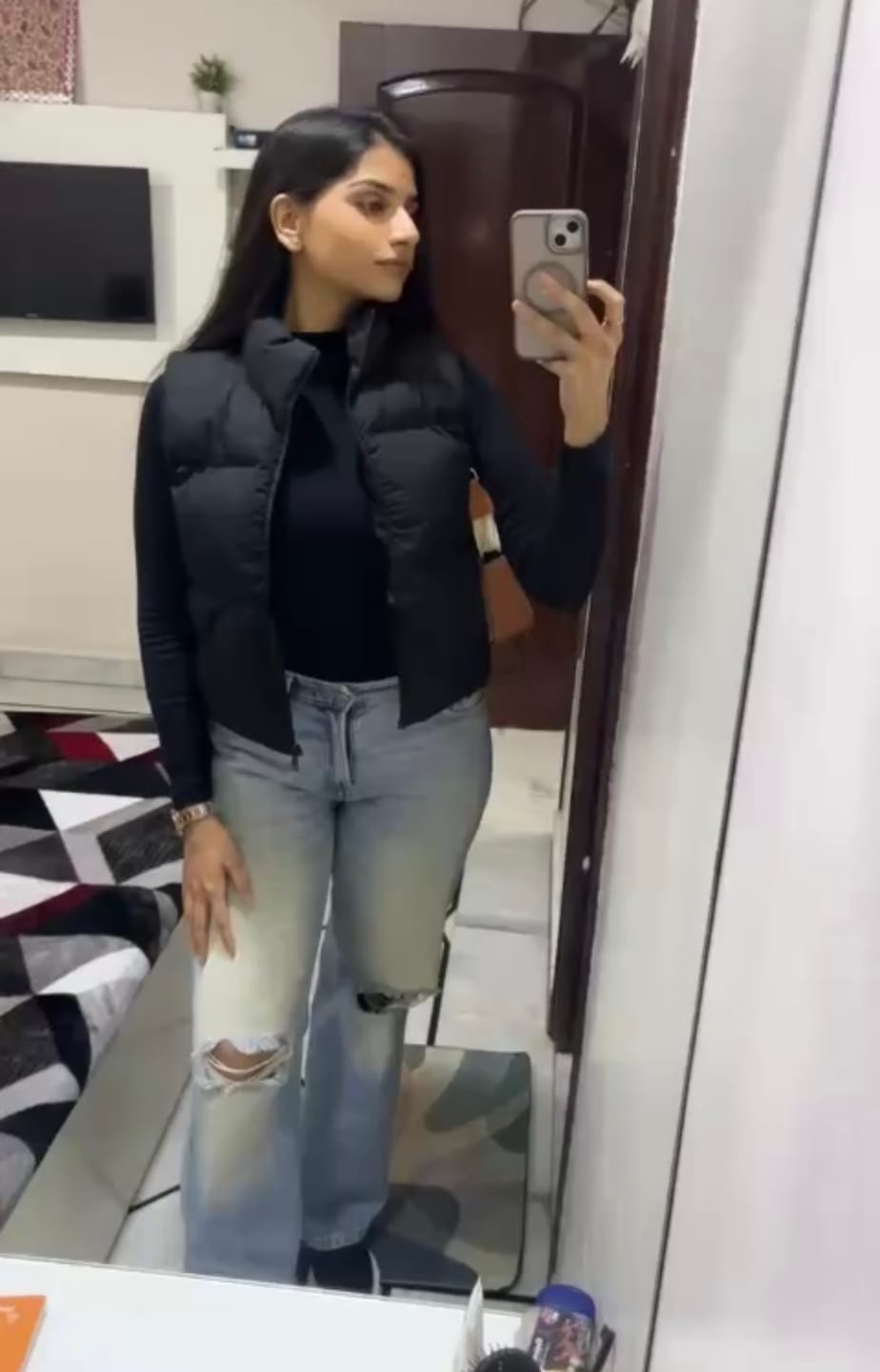 Customer photo review of Women Puff Jacket-Black WITH POCKETS