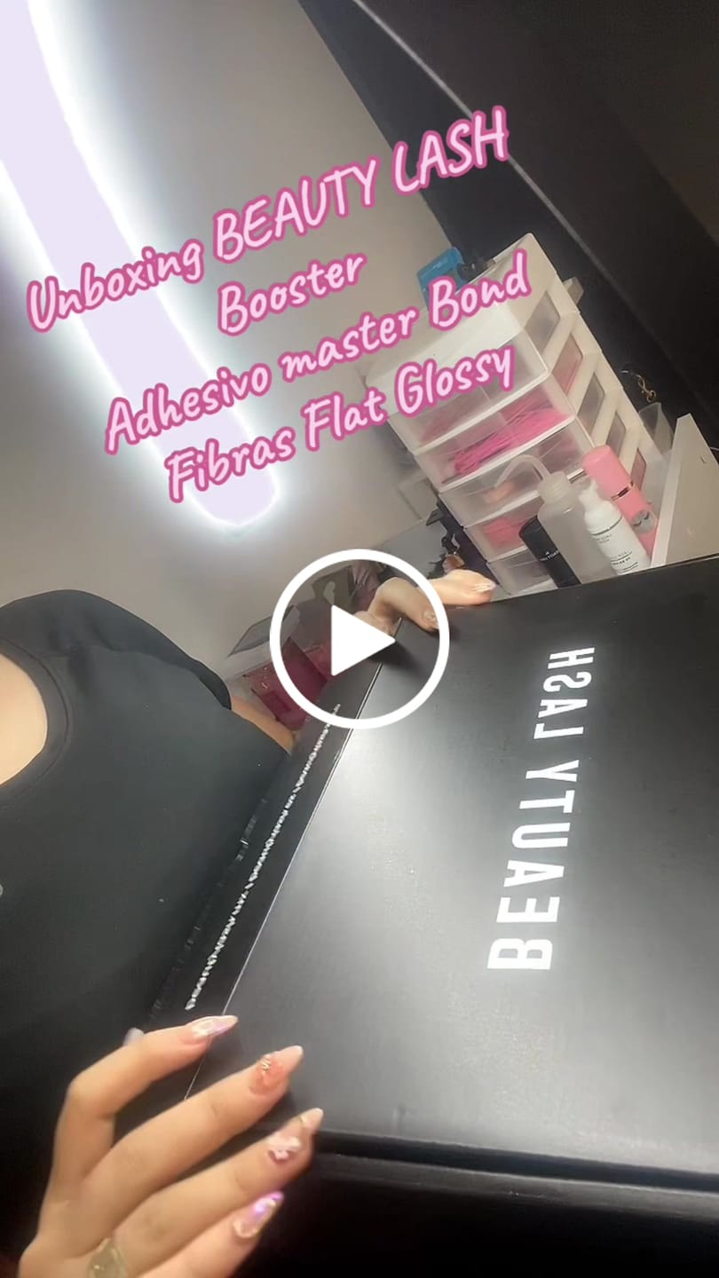 Customer video review of Flat Glossy Lashes