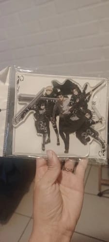Customer photo review of Figurine Attaque des Titans - Acrylique