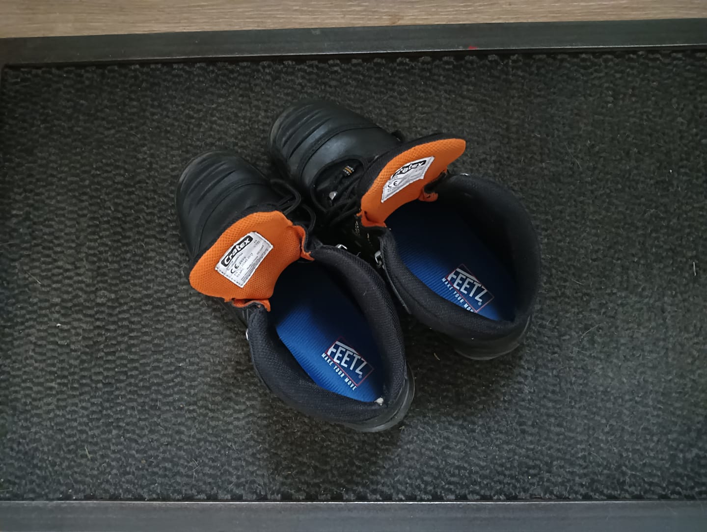 Customer photo review of Feetz®  The Red one
