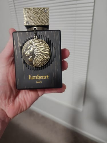 Customer photo review of Armaf Club De Nuit Lionheart Eau de Parfum Spray for Men 3.4 oz