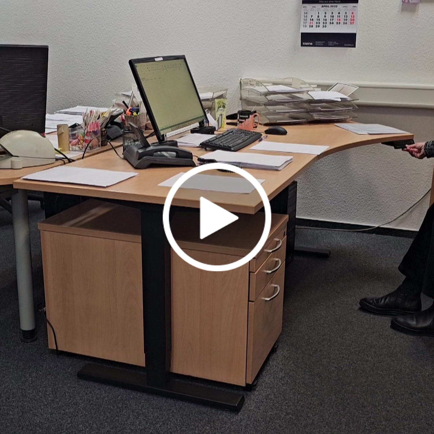 Customer video review of Maidesite T2 Pro Plus - Tischgestell Elektrisch Höhenverstellbar