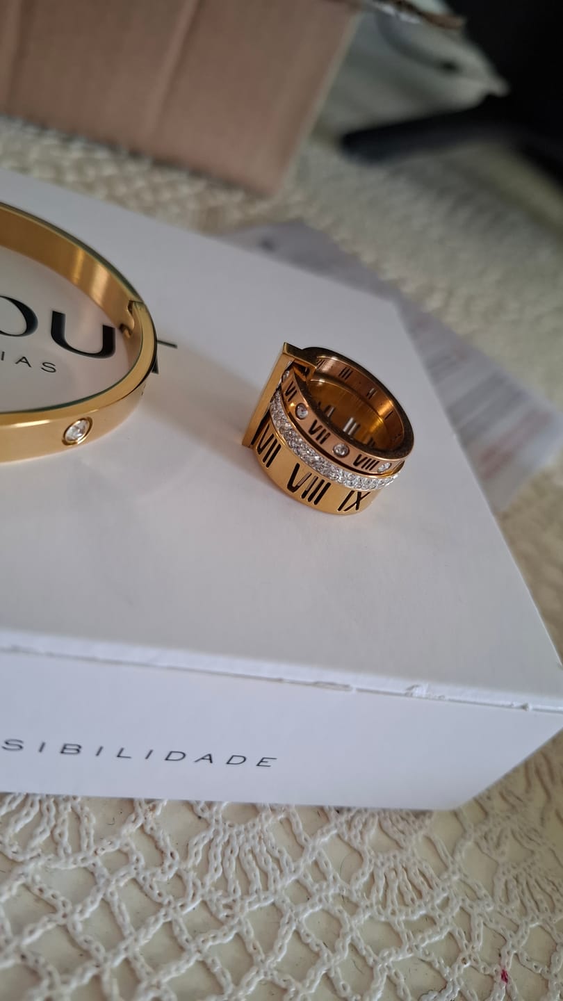 Customer photo review of Anel Triplo Momentos Banhado em Ouro 18k