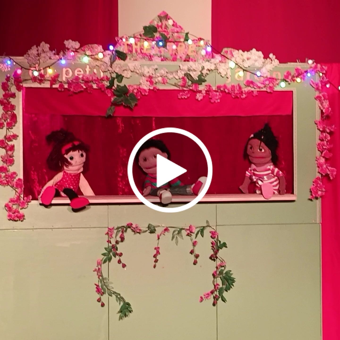 Customer video review of Fille teint clair Marionnette