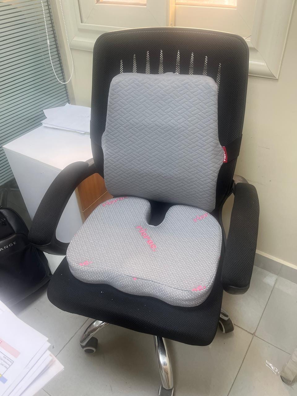 Customer photo review of Rall- Portable Tailbone Cushion