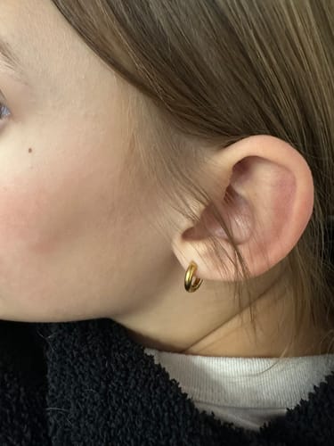 Customer photo review of Purple Seashell Charms