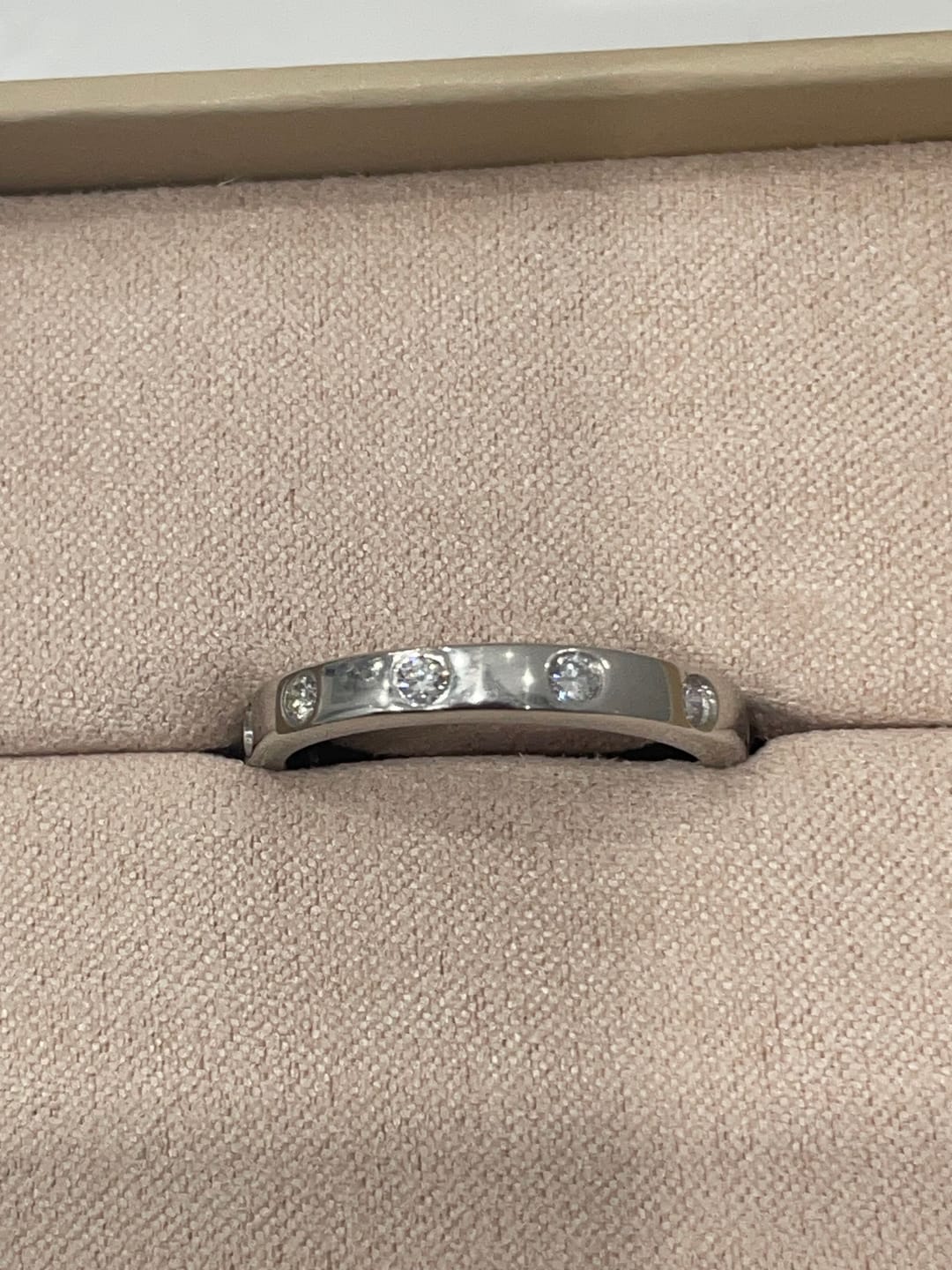 Customer photo review of Versa Lab Grown Diamond Band Ring