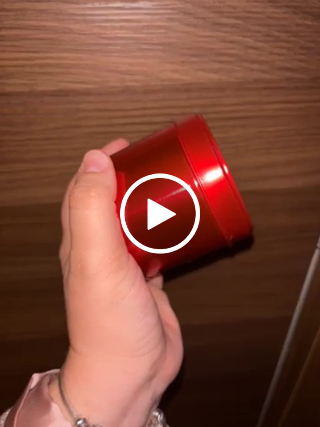 Customer video review of Tarro con tapa de color Rojo