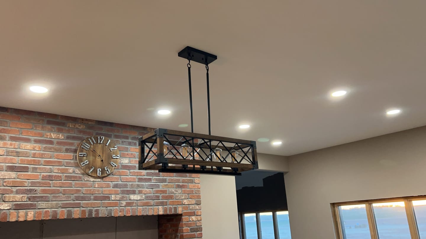 Customer photo review of Farmhouse 5-Light Rectangle Wood Chandelier