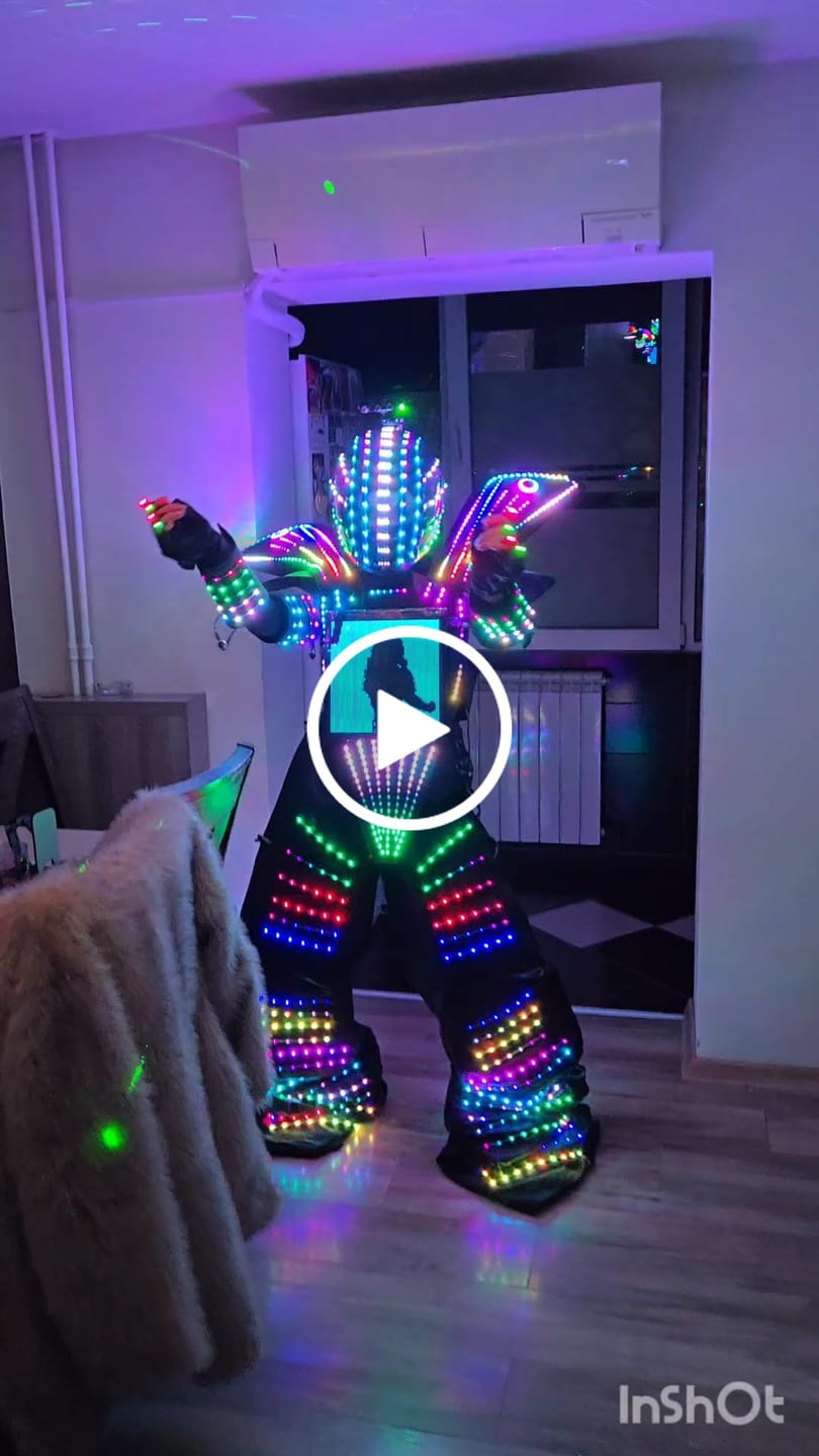Customer video review of Traje LED Robot Costume Led Clothes Stilts Walker Costume LED Suit Costume Helmet Laser Gloves