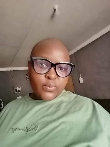 Customer photo review of Gold Mini Era Logo Hoops