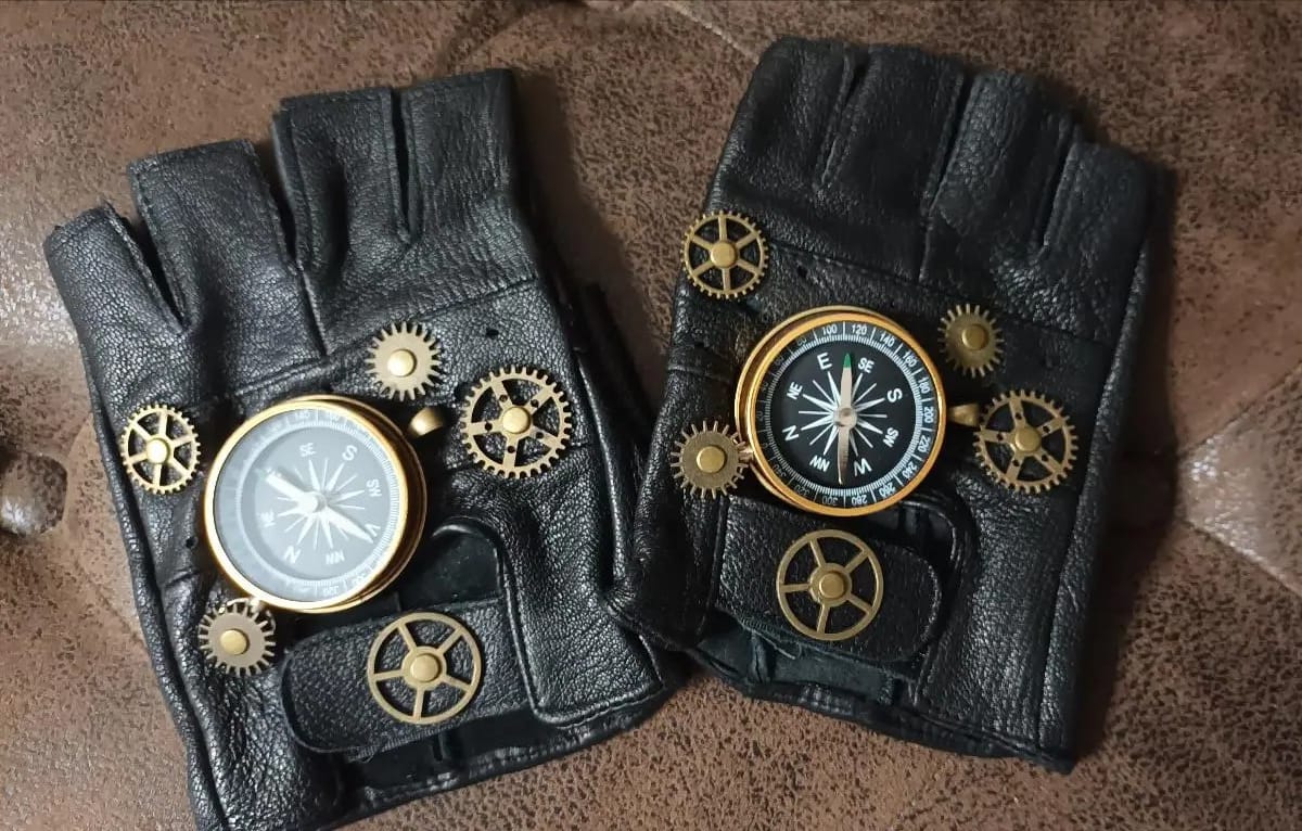 Customer photo review of Steampunk compass gloves