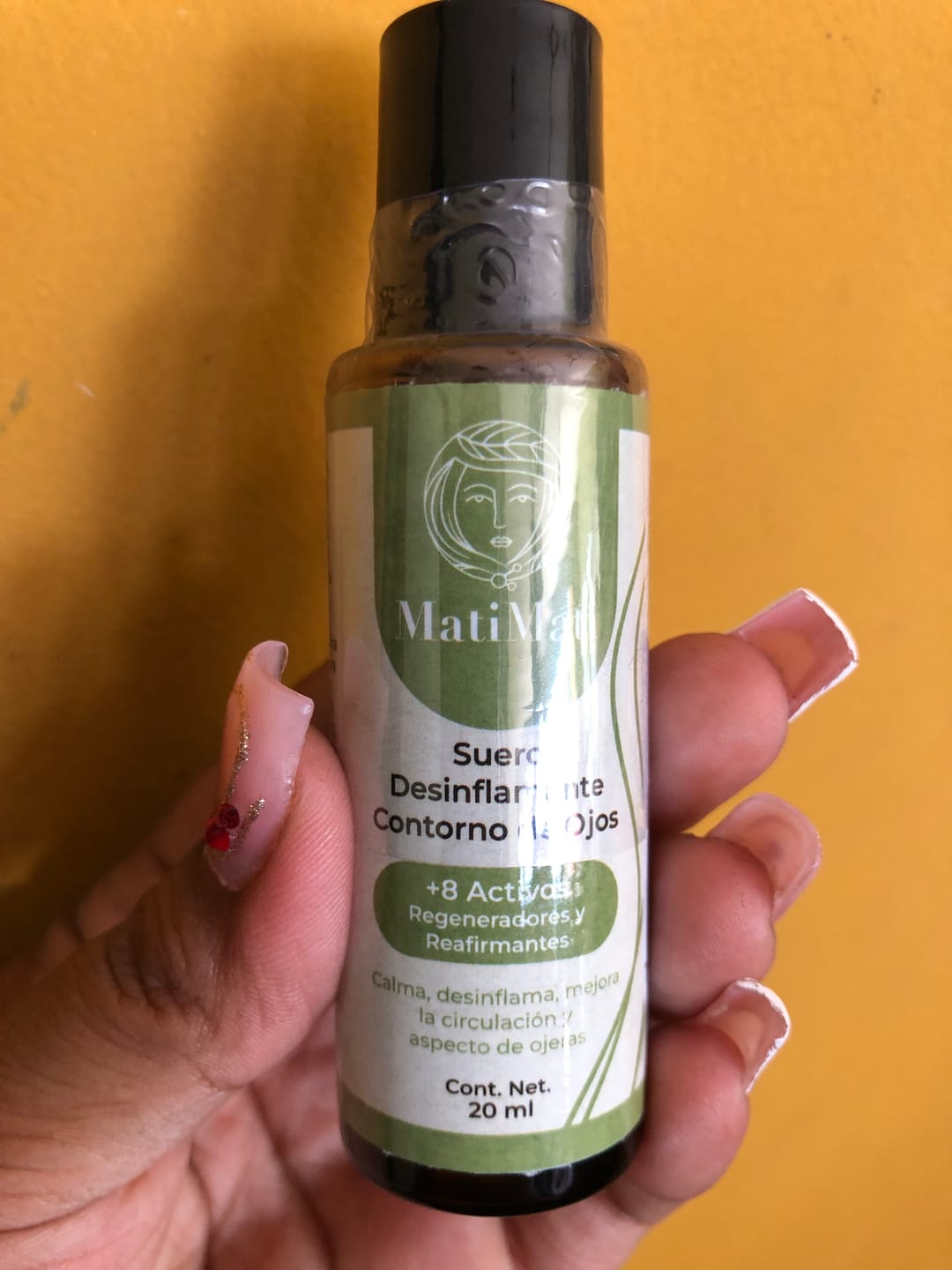 Customer photo review of Suero Desinflamante Contorno de Ojos