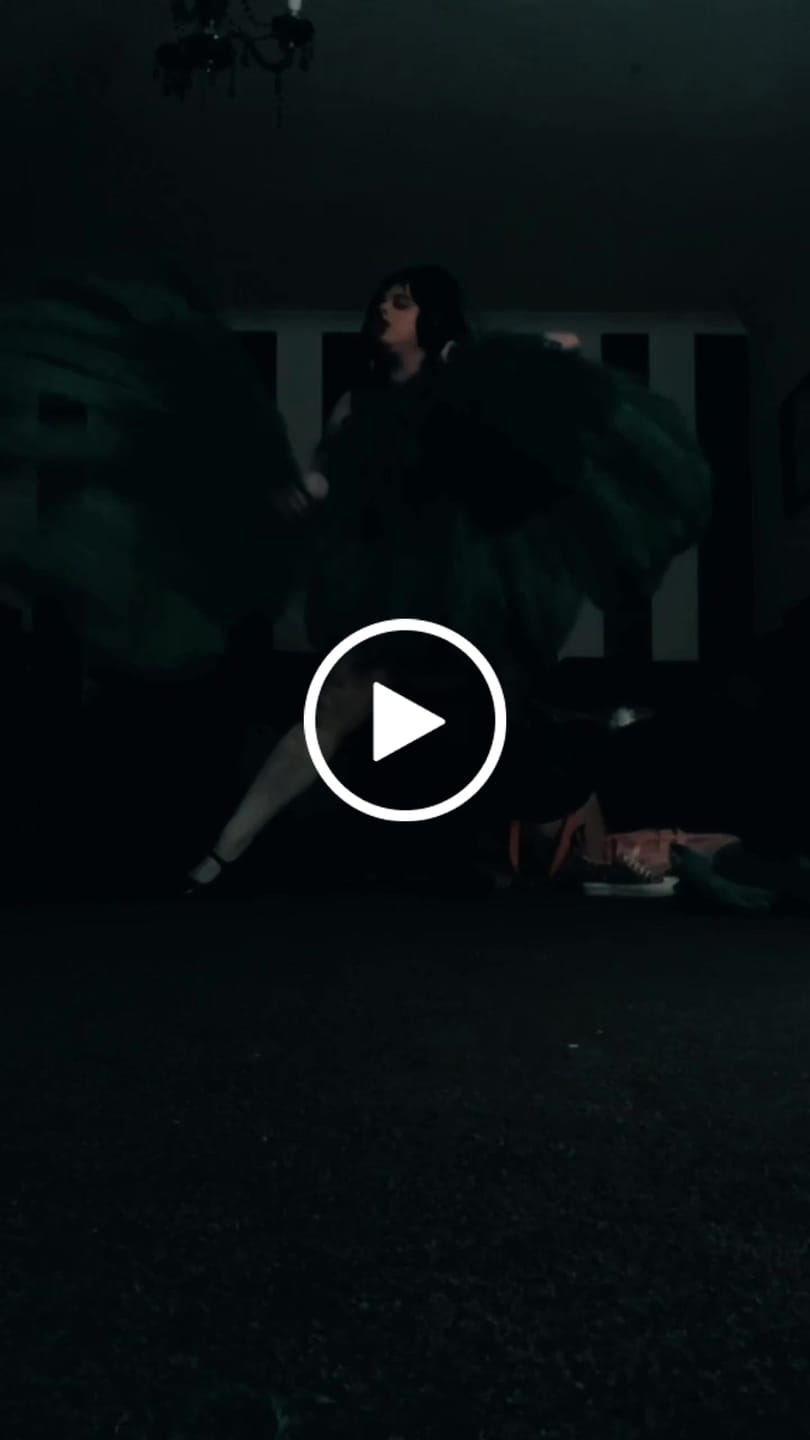 Customer video review of Fancy Burlesque Fan - Double Layer