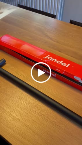 Customer video review of Manillón tubular de Ø30mm 400mm entre ejes y 600 de alto inoxidable negro sin roseta para puertas entrada