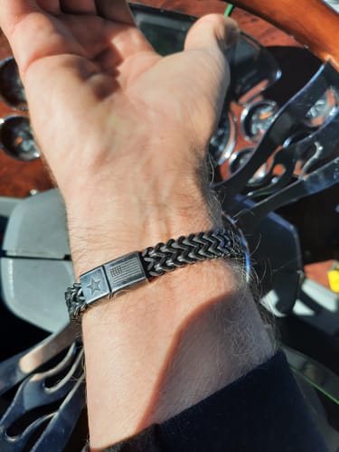 Customer photo review of American Eagle Don't Tread on Me -Liberty or Death Bracelet: Helps Pair Veterans With A Service Dog Or Shelter Dog