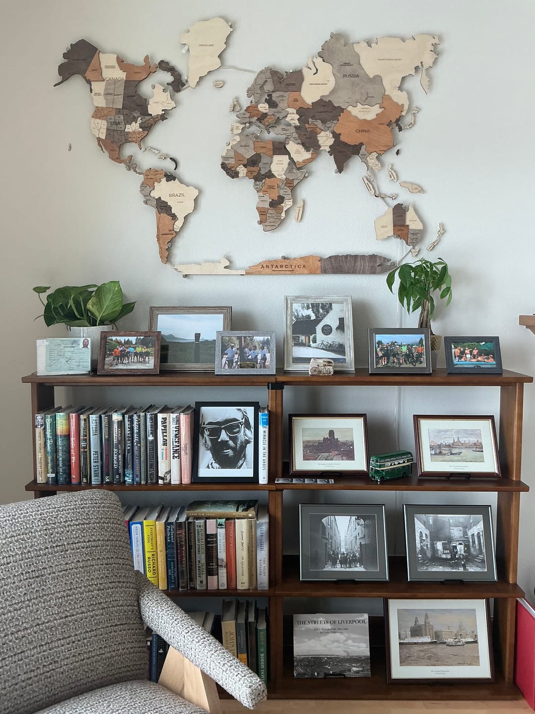 Customer photo review of Mapa Mundi 3D de Madera con Luz LED 3.0 Multicolor