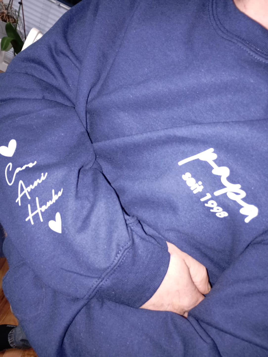 Customer photo review of Unser Dad - Pullover für Papa mit Kindernamen