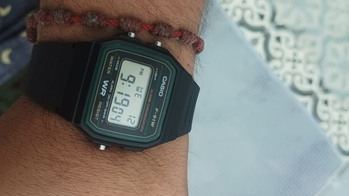 Customer photo review of Reloj Casio Vintage F-91W-3DG Clásico Líneas Verdes