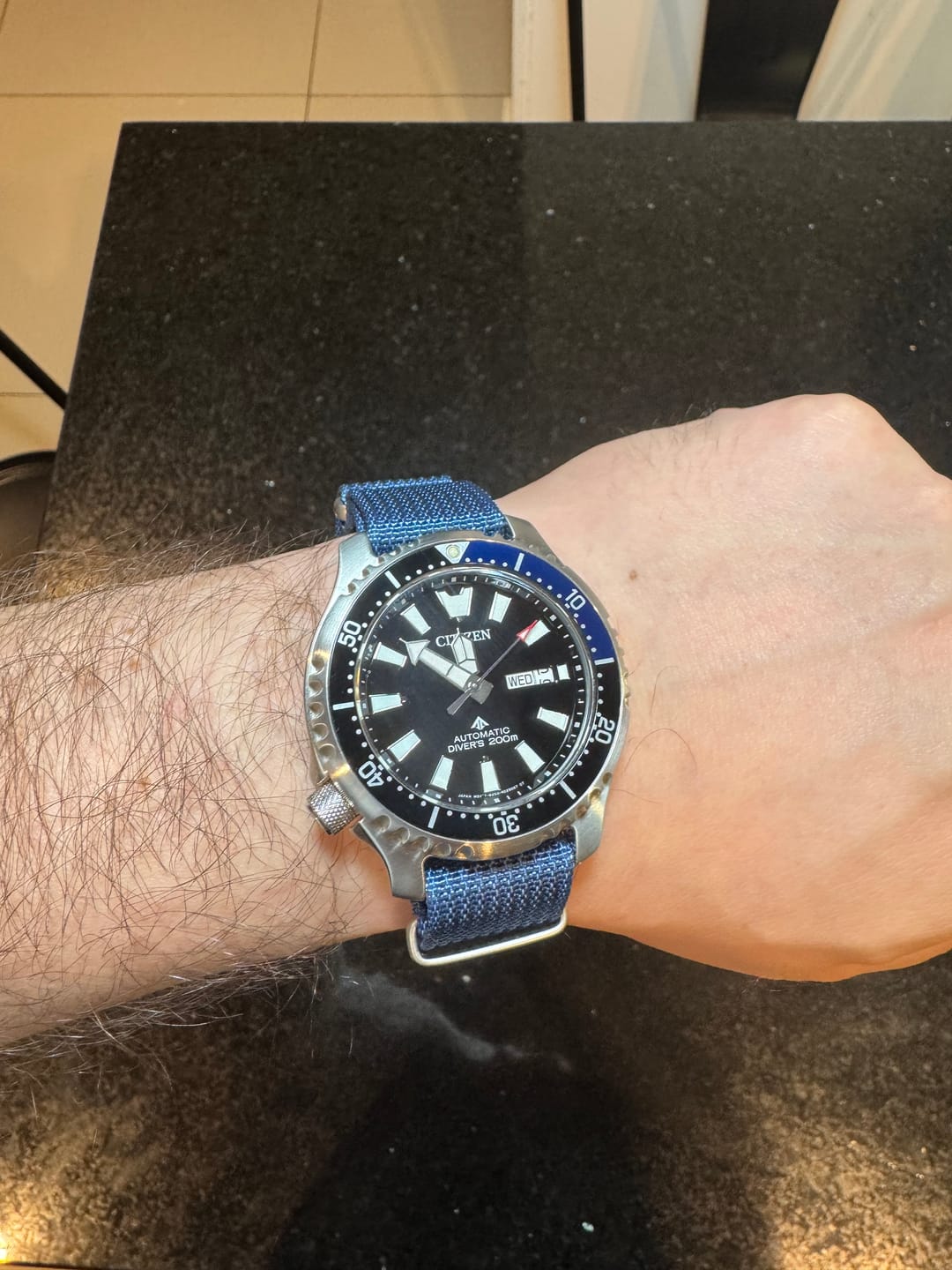 Customer photo review of Correa Nato Dando La Hora Azul